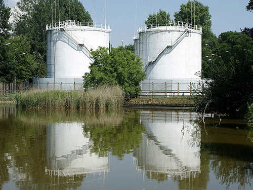 Prediction of the water/air transfer of organic compounds in ponds, reservoirs and rafts